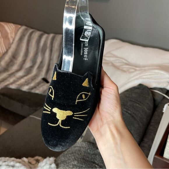 Jon Josef Black Velour Slip On Cat Face Casual Slip Ons Shoes Sz 7 - Picture 1 of 9